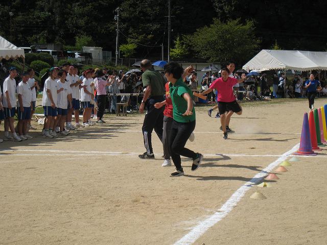 走る大人たち (1).jpg