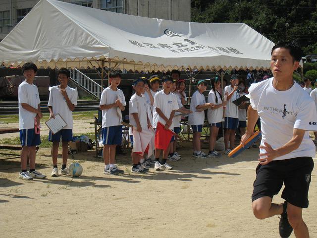 走る大人たち (2).jpg