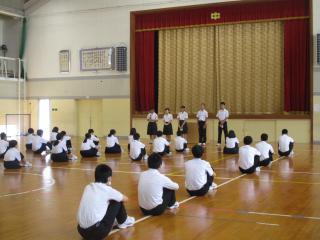 全校集会.JPG