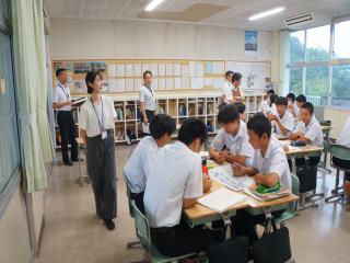 市教委訪問3年.JPG