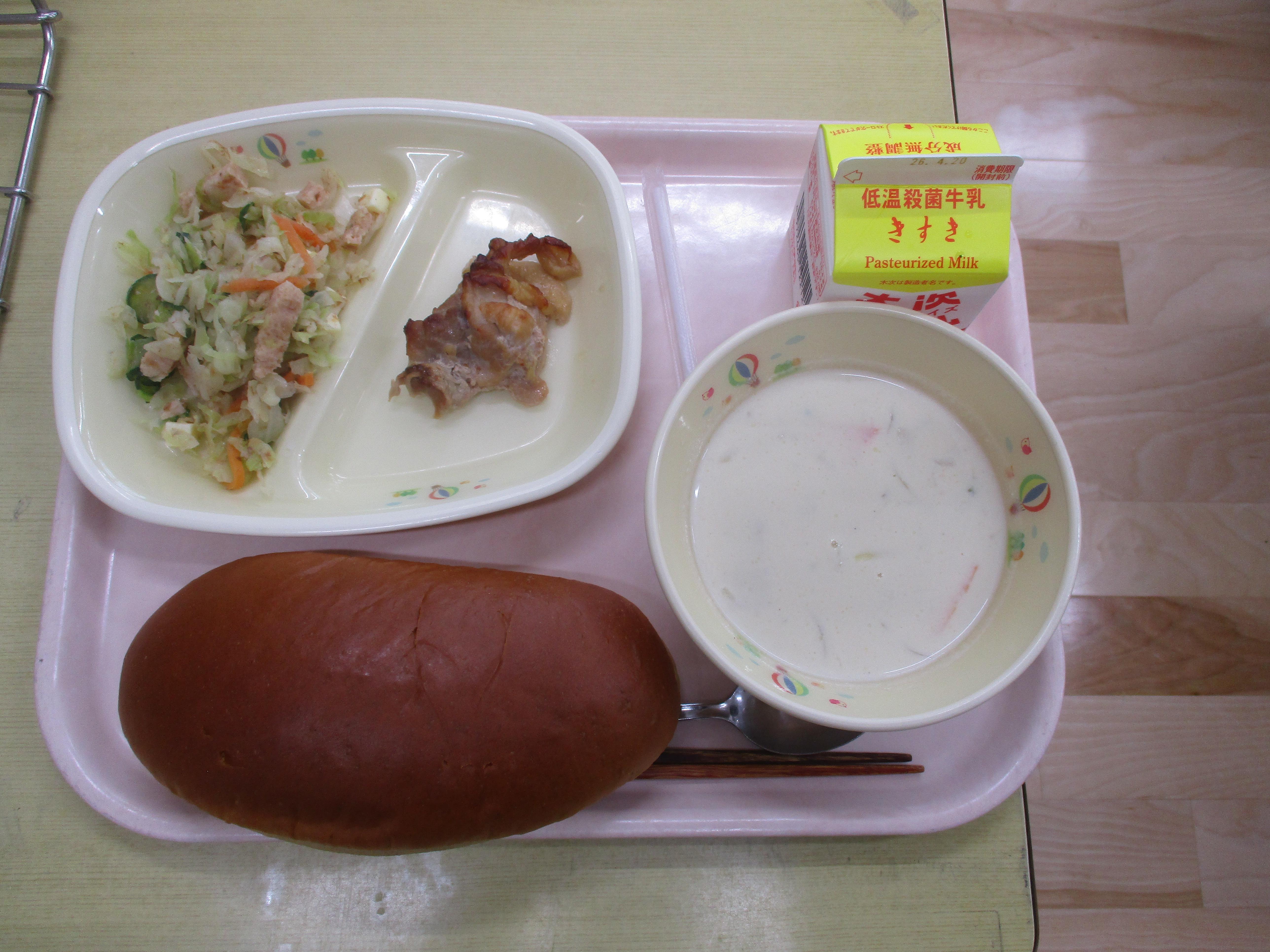 １年生　給食１