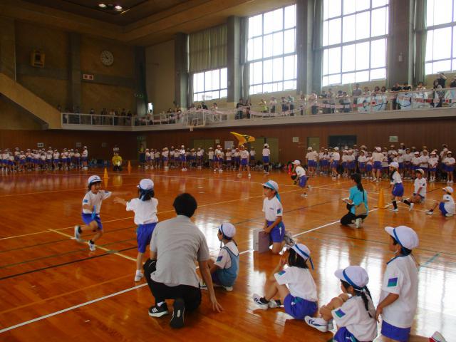 1年折り返しリレー.JPG