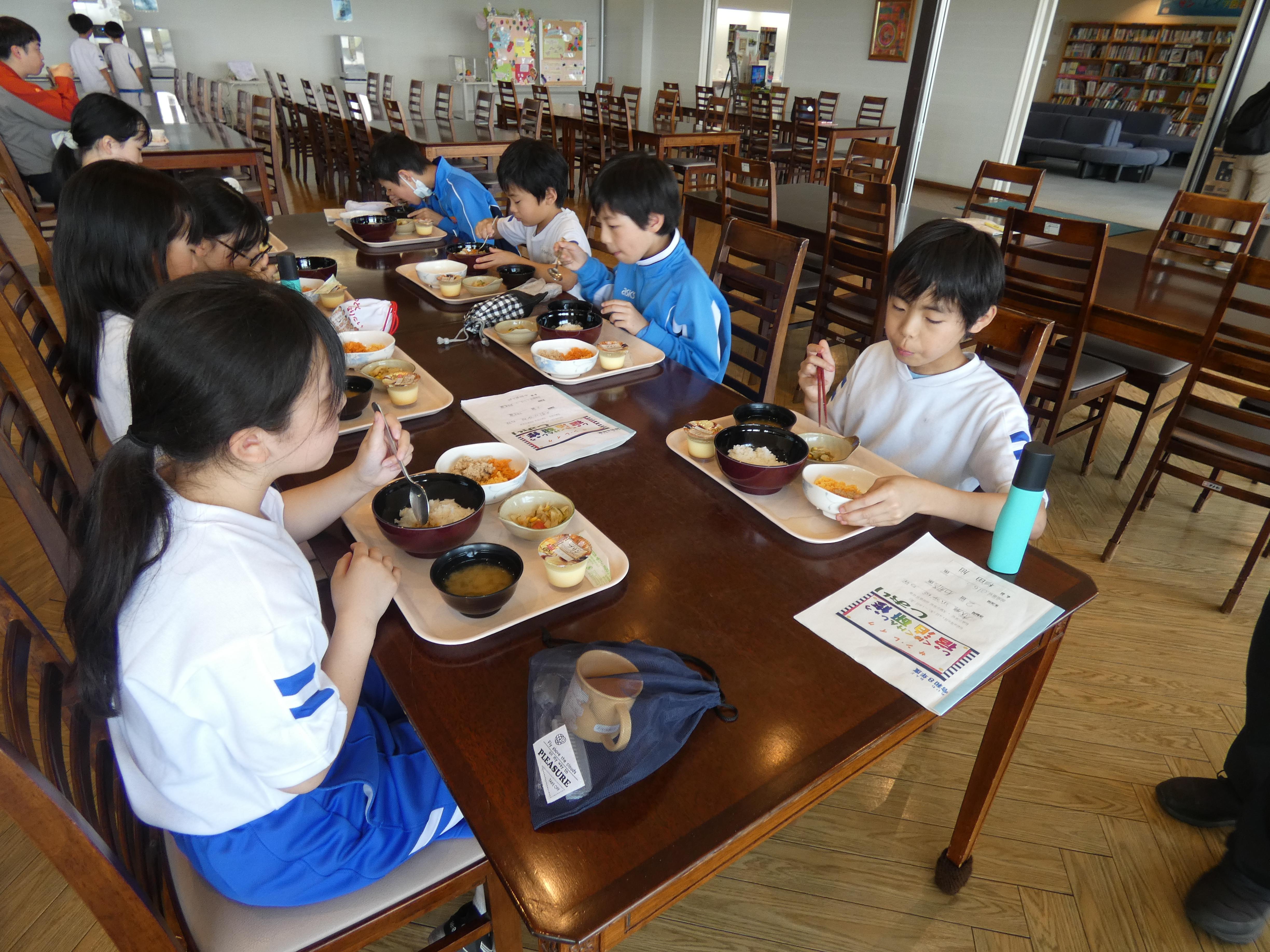 ④昼食.JPG